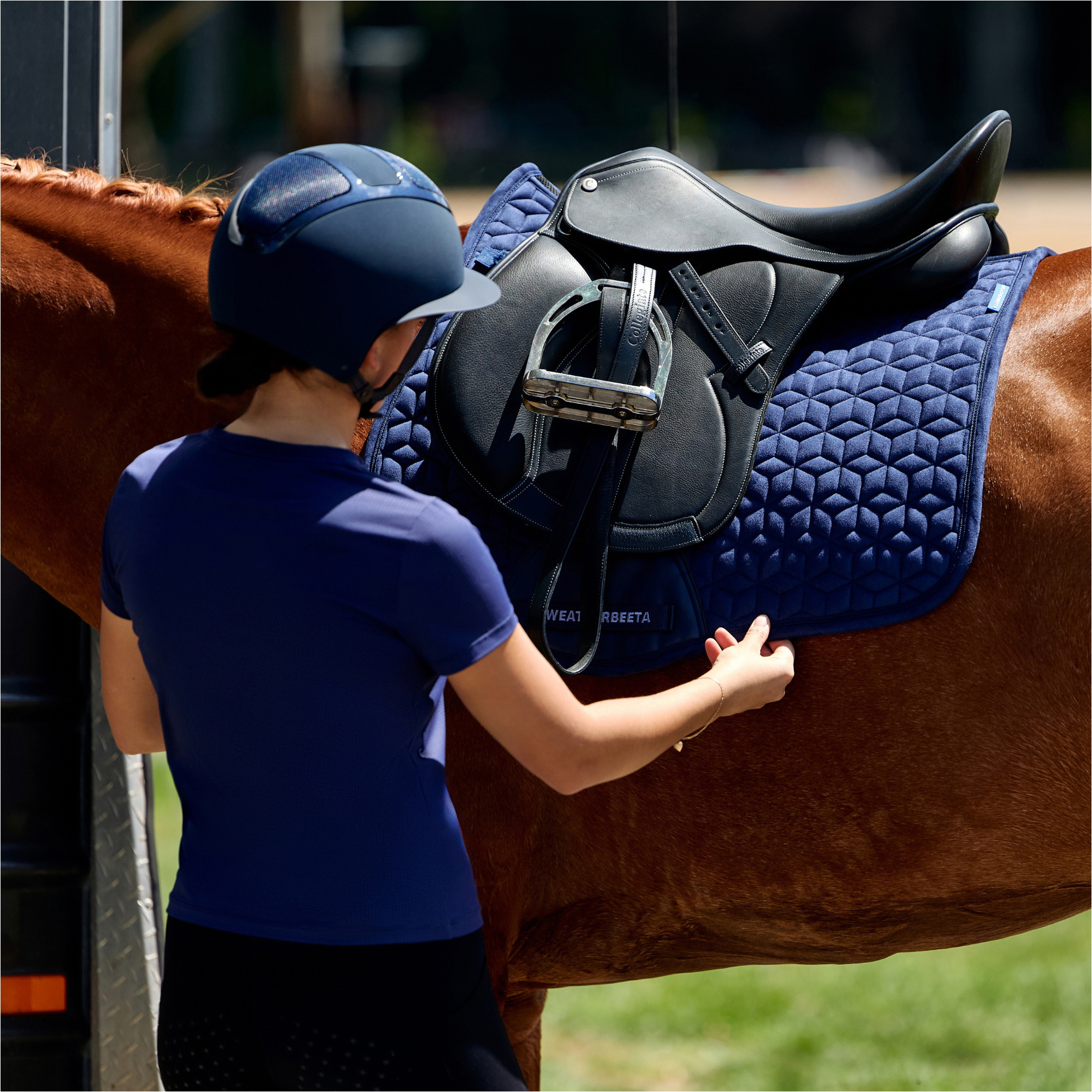 2026 WeatherBeeta Suede Elite Lucht-Tec All Purpose Zadelkussen 1030345 - Navy